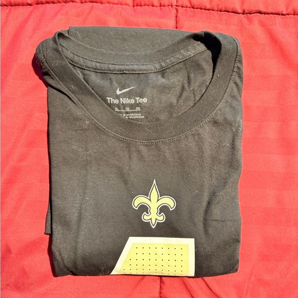 Nike Men's Derek Carr New Orleans Saints T-shirt - Picture 3 of 3